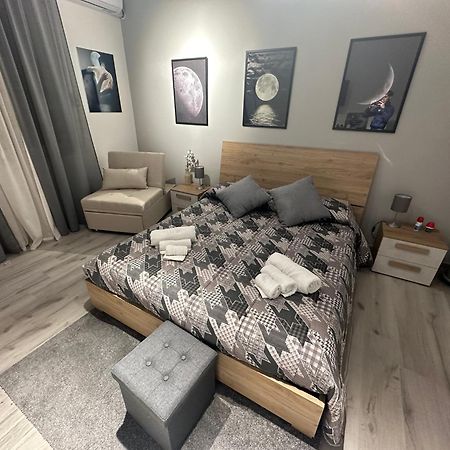La Via Di Mezzo Apartment Catania Ngoại thất bức ảnh