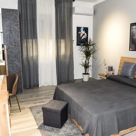 La Via Di Mezzo Apartment Catania Ngoại thất bức ảnh