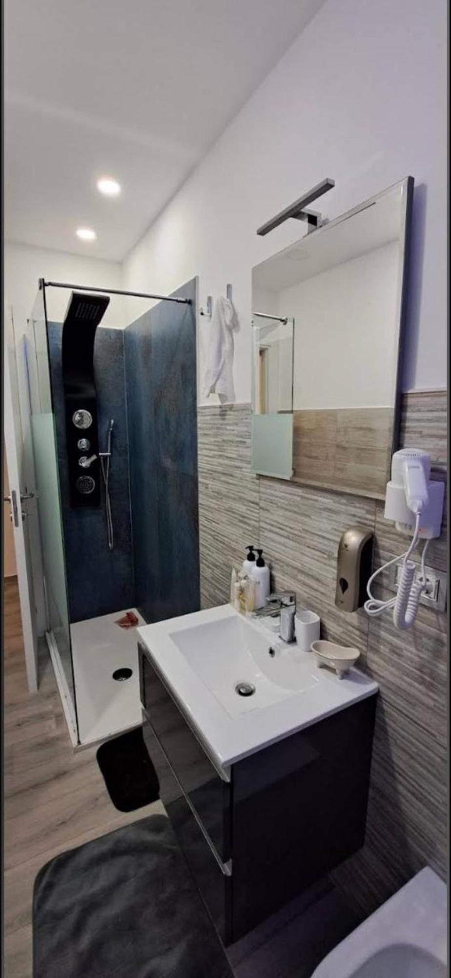 La Via Di Mezzo Apartment Catania Ngoại thất bức ảnh