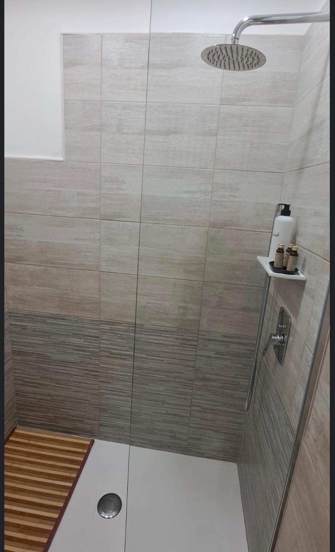 La Via Di Mezzo Apartment Catania Ngoại thất bức ảnh